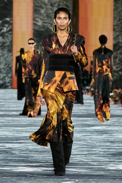 Look 95